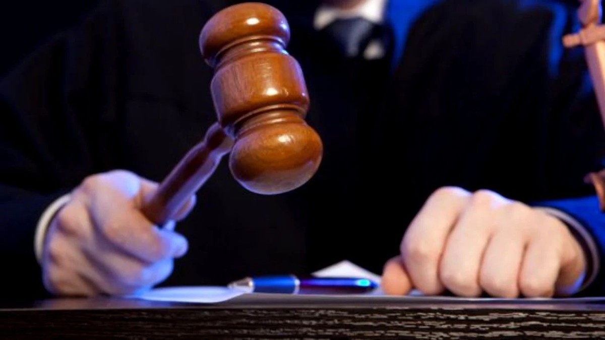 VIDEO Legea care prevedea amânarea cu nouă luni a tuturor ratelor la bănci, declarată neconstituţională