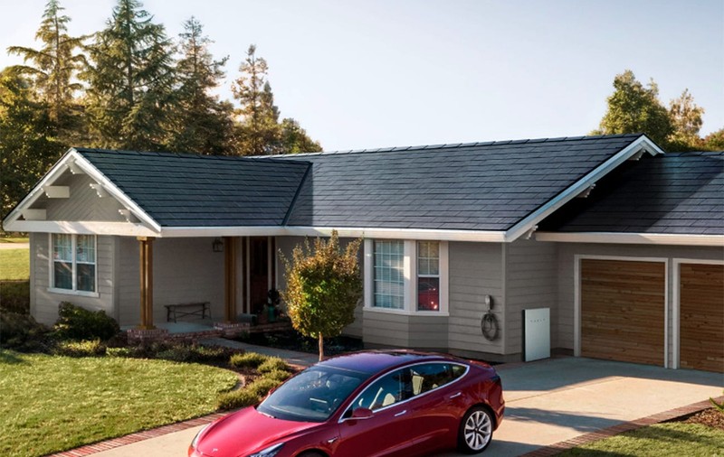 Tesla a lansat acoperișul solar, versiunea trei. Cât costă să ai autonomie energetică acasă