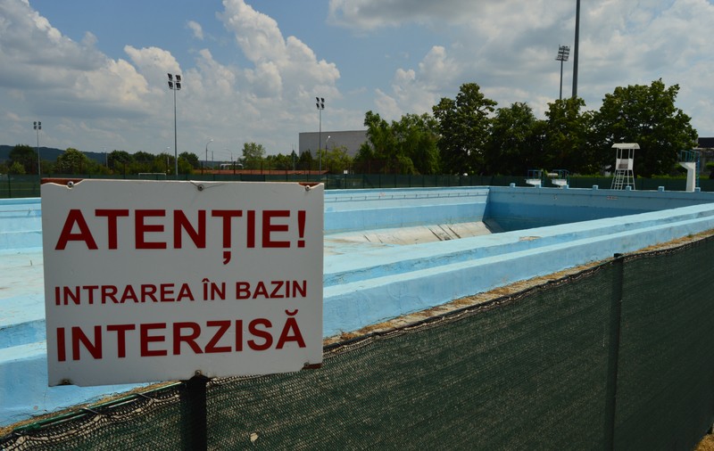 Ștrandul din Vaslui, închis pentru al patrulea an consecutiv. Primăria nu găsește salvamar
