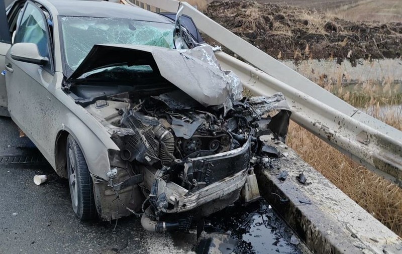 Accident grav în județul Constanța, între o mașină și un microbuz cu șapte pasageri. Cel puțin patru persoane au fost rănite