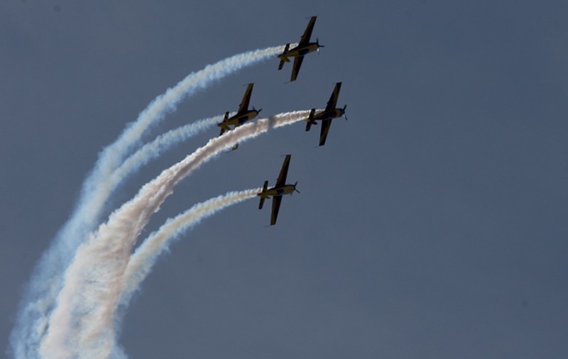 Ce SUPERSPECTACOL au făcut pe cer piloţii din lotul naţional de acrobaţie! | FOTO