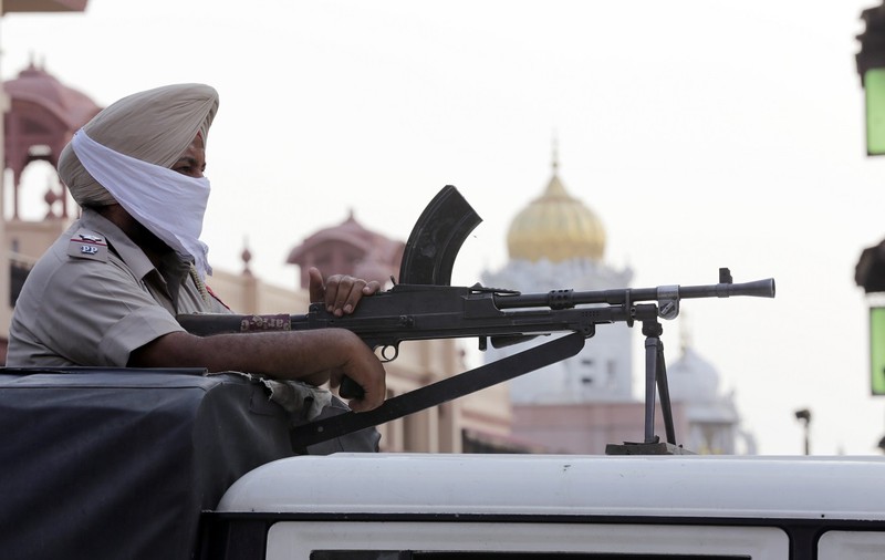 Confruntare militară la granița dintre India și China. Cel puțin 20 de soldați indieni au fost uciși
