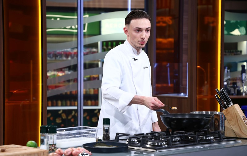 Cine e Oleg Dobrin de la „Chefi la cuțite”, sezonul 17. „Am gătit pentru președinți de stat. Sunt de 4 ani în domeniu”