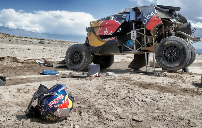 Sebastian Loeb, accident spectaculos în Raliul Dakar. A pierdut locul de lider/ FOTO&VIDEO