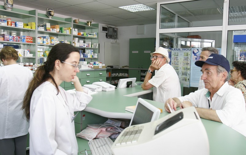 Care sunt cele mai căutate medicamente în farmacii, înainte de Paște. Cât costă indigestia cauzată de excesele alimentare de Sărbători