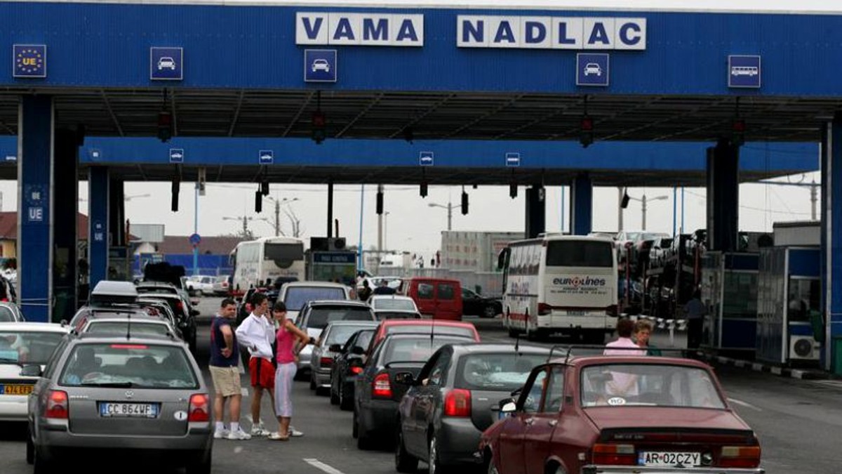 Romanii se intorc acasa de Craciun, sute de mii de oameni au trecut vama in ultimele 24 de ore
