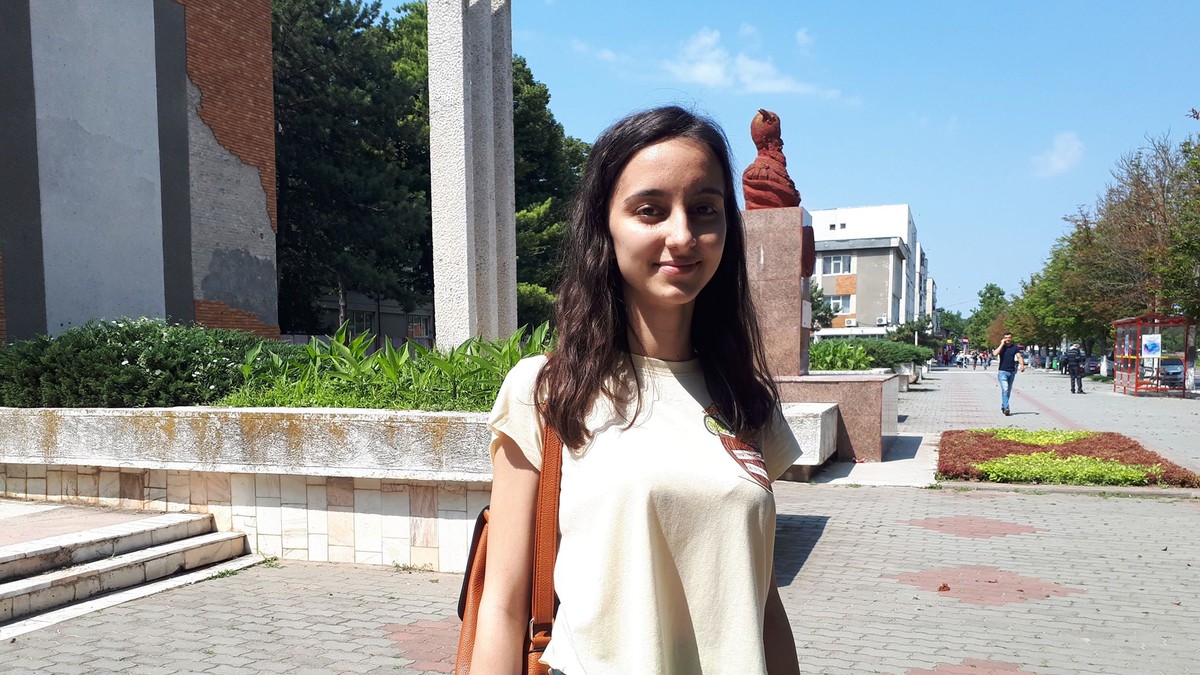 REPORTAJ: Adriana Dan, eleva de media 10 din Slobozia la bacalaureat