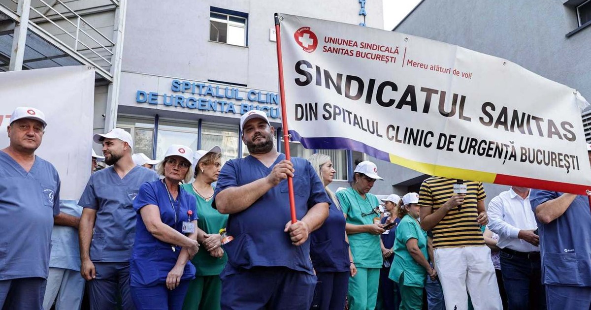 Imagine de la protestul de azi, 20 iulie, de la Spitalul de Urgență Floreasca din București