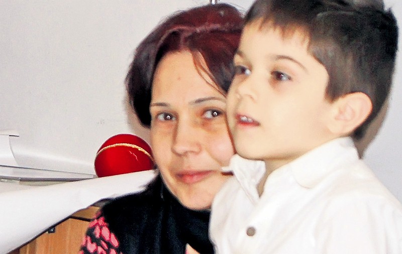 O mămică ne-a povestit cum a descoperit că are un puşti foarte deştept: «Mi-au spus că are probleme, dar el este un mic geniu»