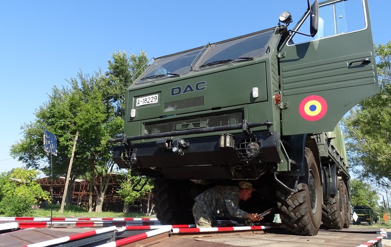 Convoi militar implicat într-un accident rutier, în Ialomița. Doi militari au ajuns la spital
