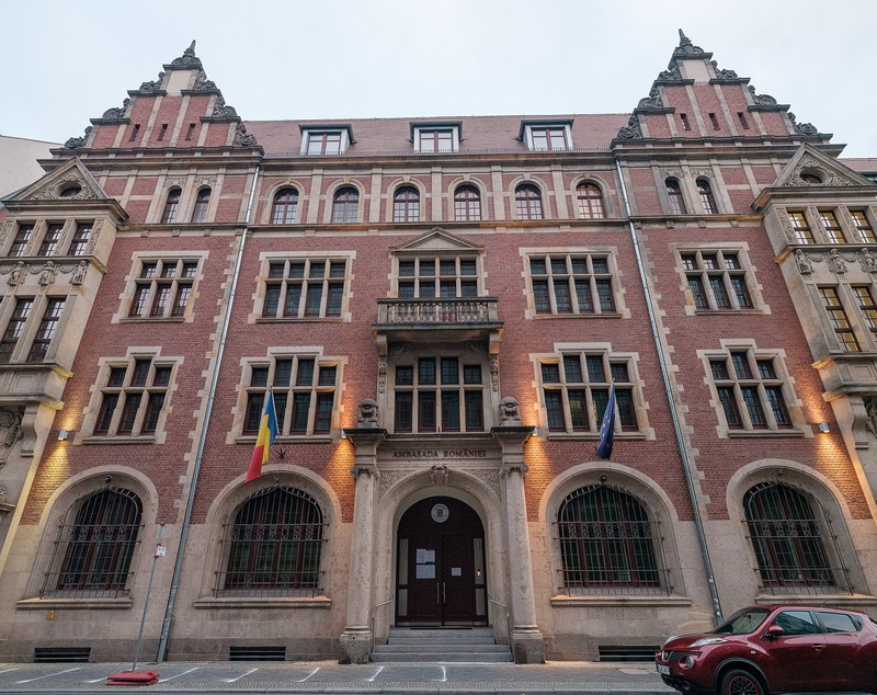 Reportaj la o secție de vot din Germania. Românii vin la urne cu gândul la familiile lor de acasă: „Să le meargă mai bine”