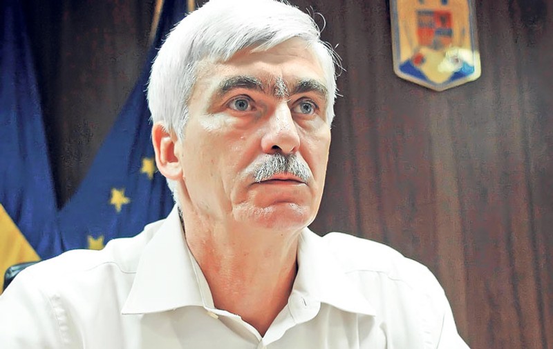 Secretarii, mai tari ca primarii | Edilul Onțanu a luat șpagă ”doar” un milion de euro, ajutorul său a primit două