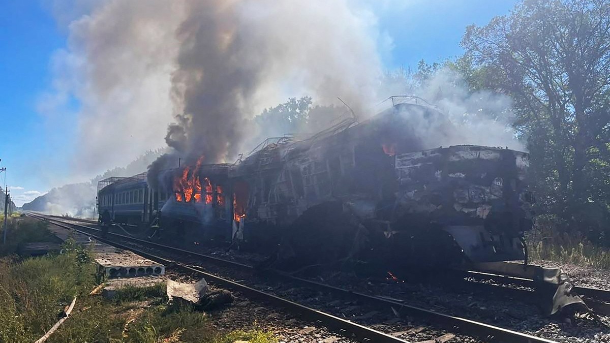 Tren de pasageri atacat de ruși în regiunea Sumî. Imagine cu caracter ilustrativ Sursa foto: Profimedia