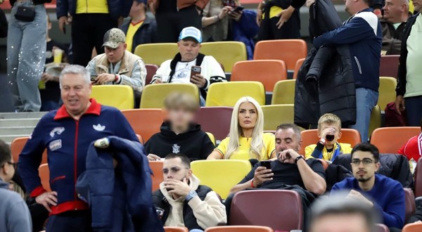 Printre spectatorii din zona VIP s-a numărat și Laura Vicol, fosta deputată și fostă președintă a Comisiei Juridice din Camera Deputaților