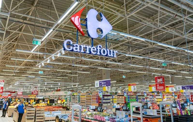 Ce au cumpărat, de fapt, frații Pavăl de la Carrefour. În principal, tranzacția este una imobiliară, conform unor specialiști