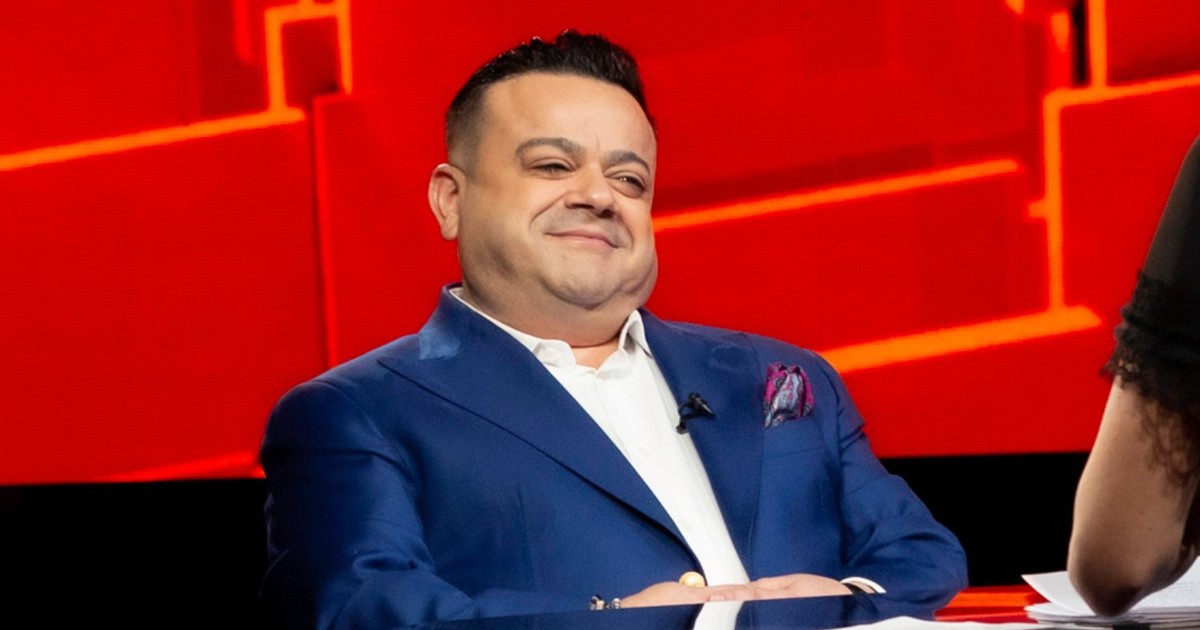 Adrian Minune a fost dat jos de pe scenă de patronul unui club din Vaslui