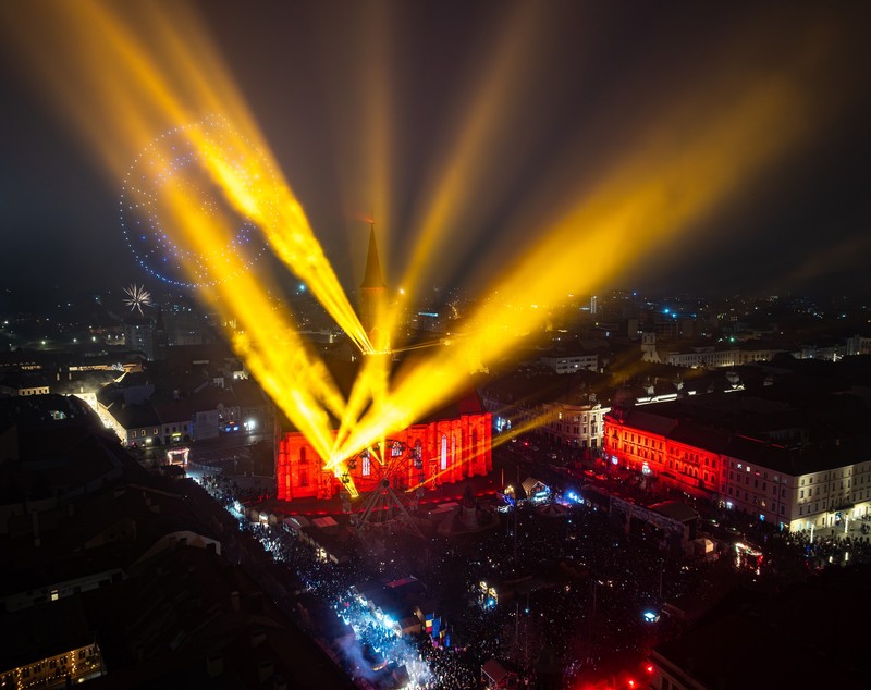 Cum a arătat spectacolul cu drone de la Cluj din noaptea dintre ani