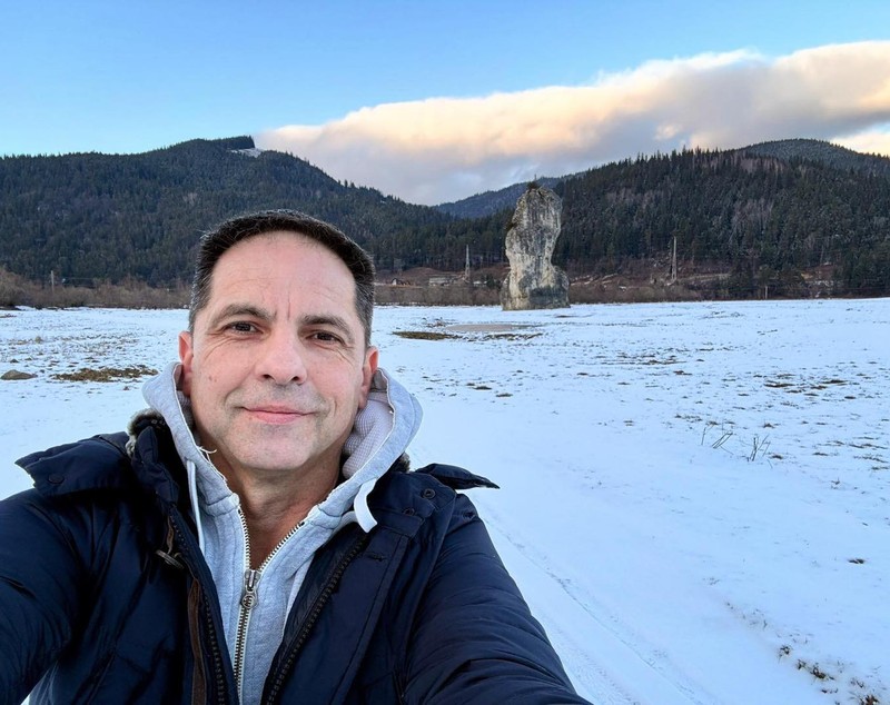 Dan Negru, șocat de o piesă de teatru văzută pe scena de la TNB. „Am văzut imagini cu actori dansând lasciv pe cruce. Treaba statului e să nu finanțeze vrajba!”