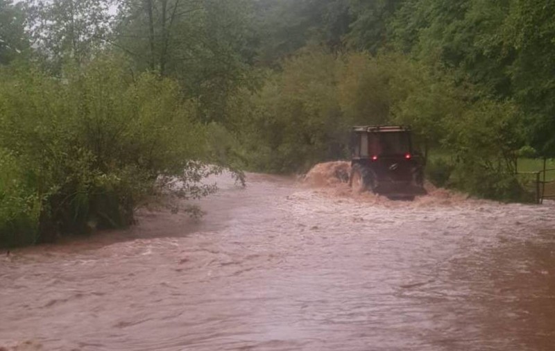 Alertă meteo cod galben de ploi puternice în zonele devastate de inundații. Cum va fi vremea în București