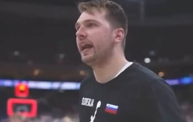Scandal uriaș cu Luka Doncici, starul de la Dallas Mavericks, după eliminarea Sloveniei de la Eurobasket. Ce le-a spus arbitrilor