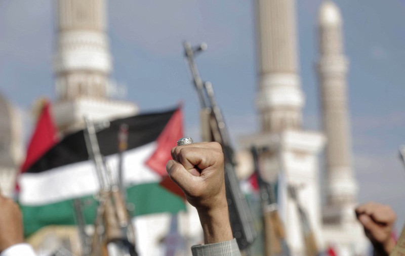 SUA afirmă că au distrus două baze ale rebelilor houthi din Yemen, care atacă nave comerciale