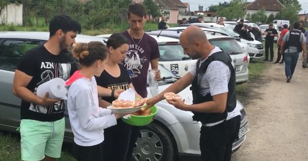 Gestul făcut de locuitorii din Izvin pentru polițiștii care îl caută pe asasinul polițistului Cristian Amariei