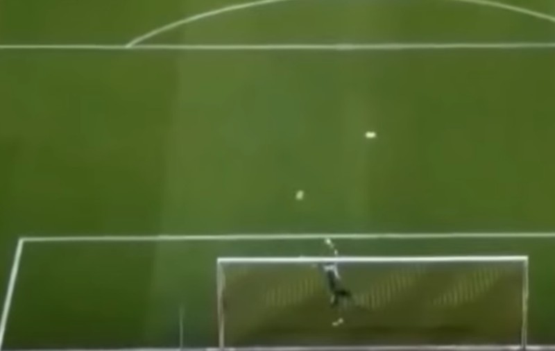 Gol fabulos marcat în Turcia pe 1 aprilie. L-a păcălit pe portar cu un șut de la mijlocul terenului | VIDEO