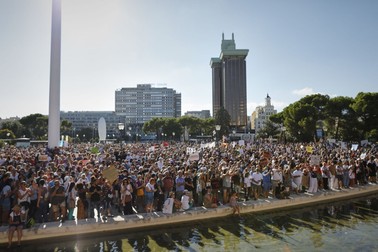 Imagine cu protestul din Plaza de Colon din Madrid, de ieri, 16 august. Foto: Hepta