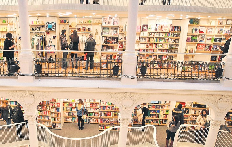 S-a deschis librăria cu 6 etaje