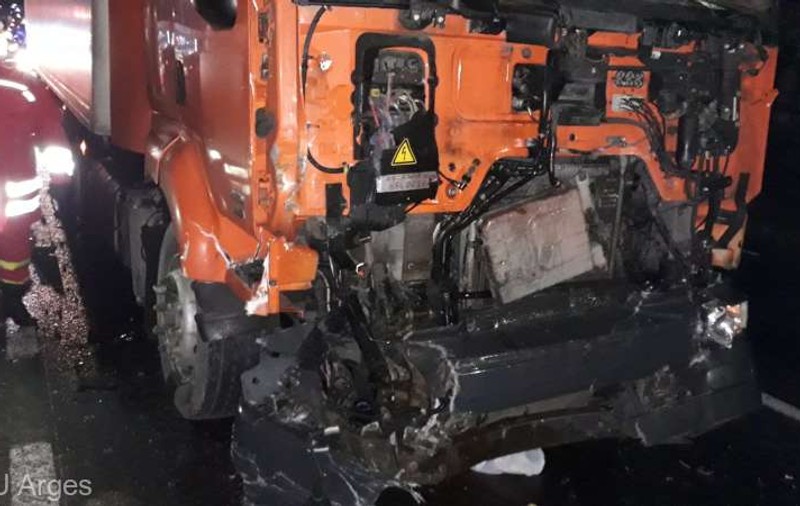 Accident grav între Pitești și Râmnicu Vâlcea, soldat cu un mort și un rănit