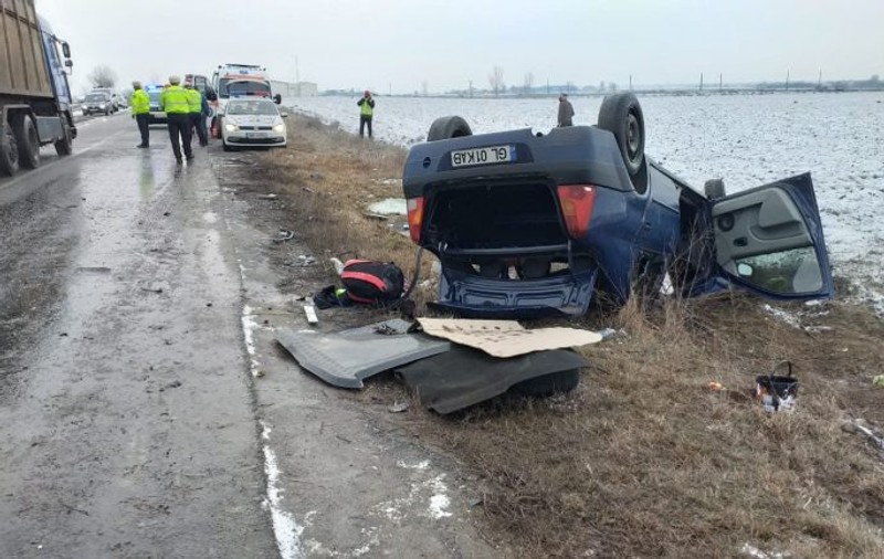 Grav accident pe șoseaua Brăila-Focșani. Un autovehicul a fost lovit în plin de un TIR