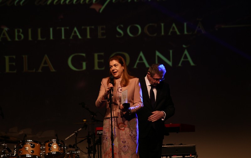 VIDEO EXCLUSIV/Mihaela Geoană regretă că nu a petrecut mai mult timp cu copiii săi. Își vede fiica de patru ori pe an