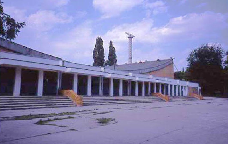 DE-A RÂSU′ - PLÂNSU′. Ce a "răsărit" în mijlocul patinoarului "Mihai Flamaropol"