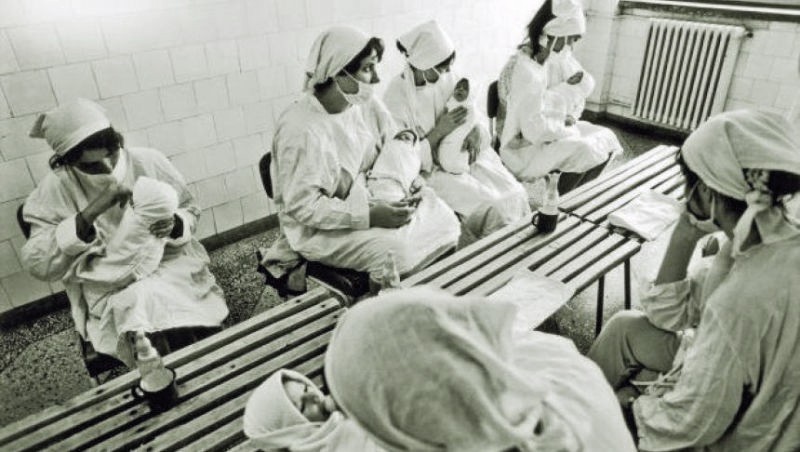 La doi ani după interzicerea avorturilor, Ceaușescu reușise să dubleze natalitatea cu primul milion de copii