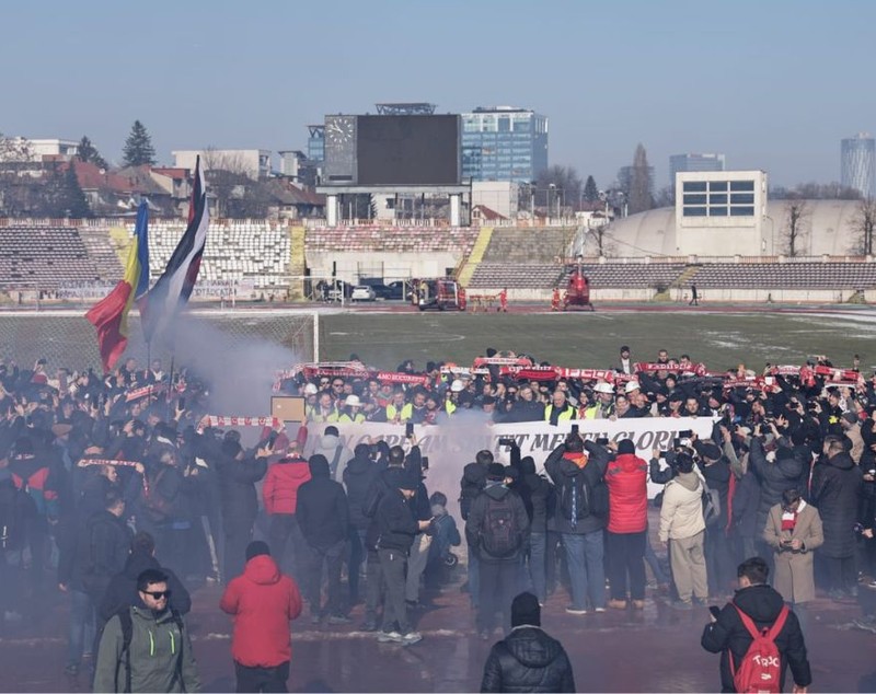 Demolarea stadionului Dinamo a început, în fața a 300 de suporteri. Ce va fi construit pe rămășițele arenei: „De azi înainte va fi doar istorie” 