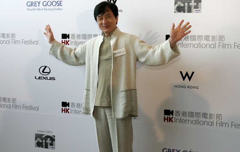 Jackie Chan crede că "poporul chinez are nevoie să fie sub control"