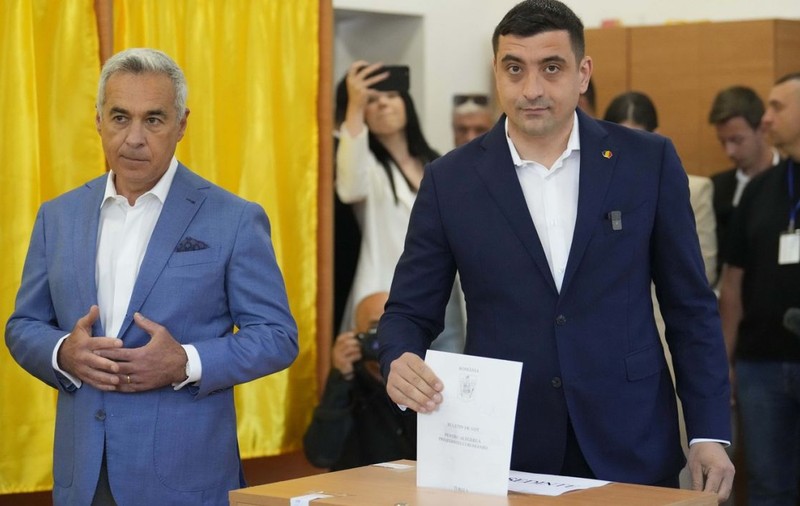 George Simion: „Am votat cu Călin Georgescu”. Candidatul AUR s-a dus la secția de vot alături de fostul candidat la alegerile prezidențiale