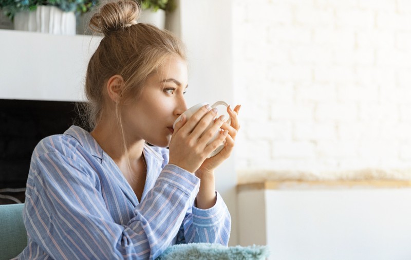De ce nu este bine să bei cafea imediat după ce te-ai trezit: legătura cu cortizolul