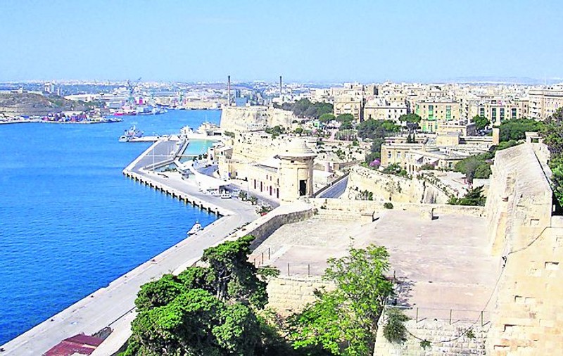 O româncă a murit în Malta, după ce a fost lovită pe un trotuar de un taxi