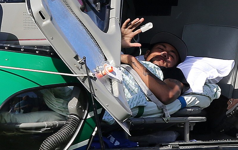 VIDEO / Emoţii şi lacrimi în Brazilia! Neymar a vorbit, în direct, de la spital! 