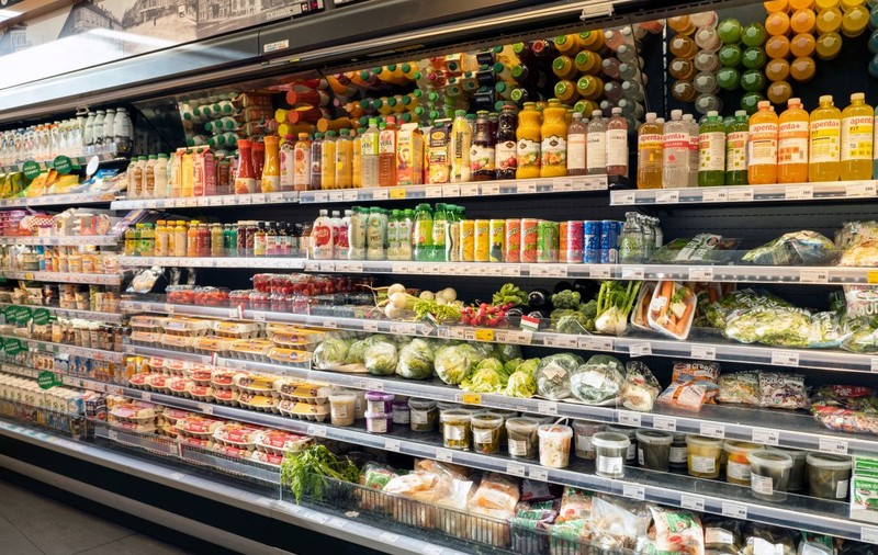 Urmările plafonării prețurilor la alimente în Ungaria. Retailerii au început să raţionalizeze produsele înainte de sărbători