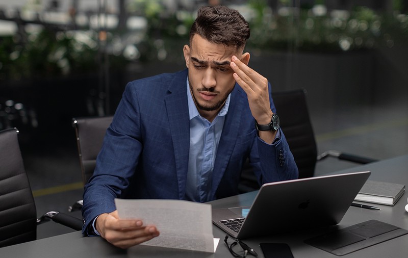 Manager român dintr-o multinațională IT, concediat fiindcă a ajutat o subalternă să își schimbe parola: „Sunt consecințe potențial dezastruoase pentru angajator”