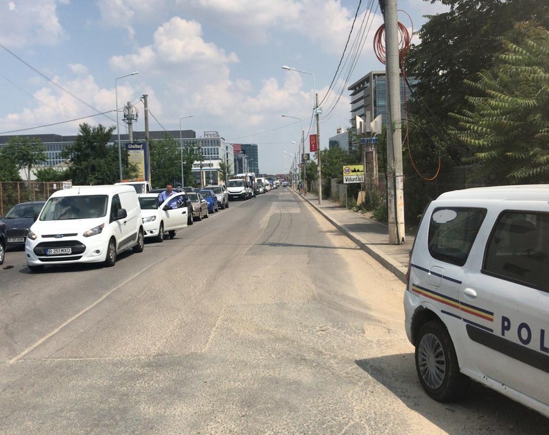#salvatipipera/ Bariera CFR de la Petricani s-a defectat din nou, marți. Blocaj timp de aproape o oră în Nordul Capitalei (FOTO&VIDEO)