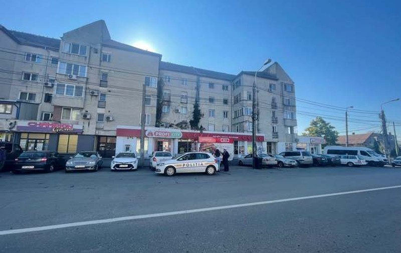 O fetiță de trei ani, la spital, după ce a căzut de la etajul patru al unui bloc din Timișoara