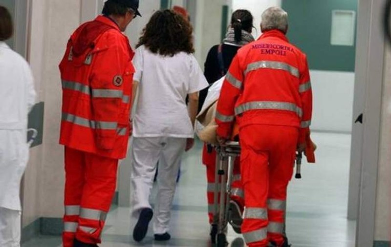 O româncă a murit în Italia, după ce i-au trimis o ambulanţă fără medic. S-a stins sub ochii voluntarilor