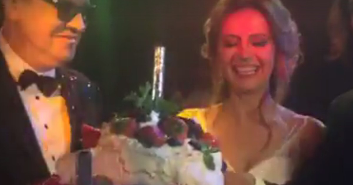 Ce tort au ales Gabriel Cotabiță și Alina la nuntă!