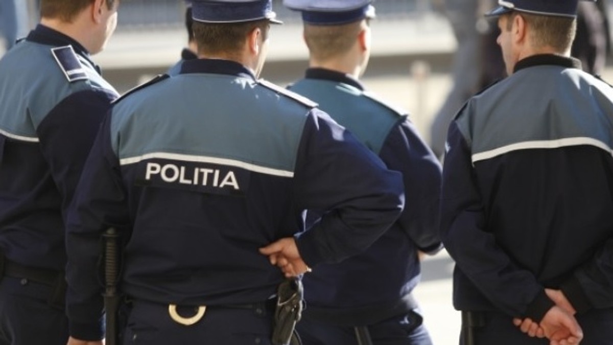Adolescentă aflată în grija statului, cercetată pentru proxenetism