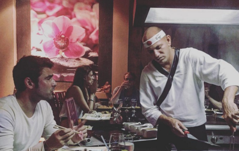 Adrian Mutu este mare pasionat de sushi, un preparat care inspiră la sex / VIDEO