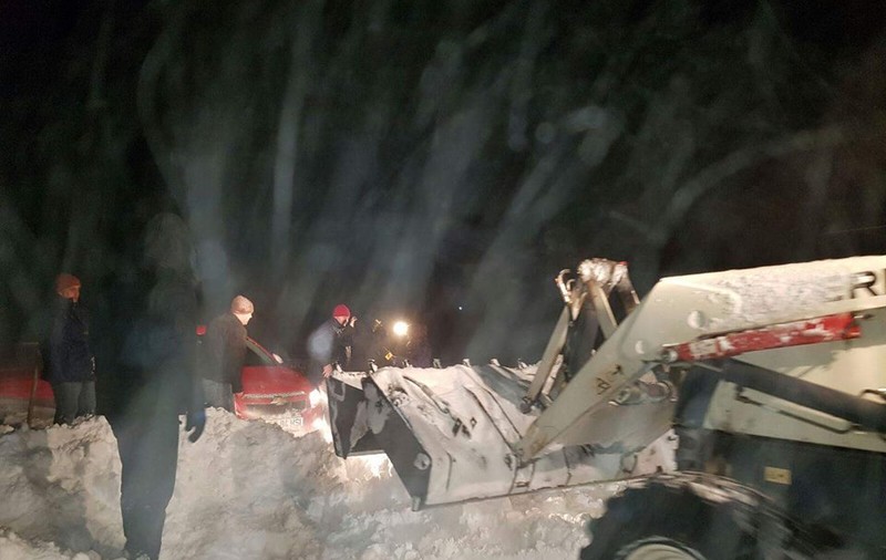 Cod portocaliu de vânt puternic și ninsori viscolite, la munte. Meteorologii anunță disconfort termic în nordul și centrul țării