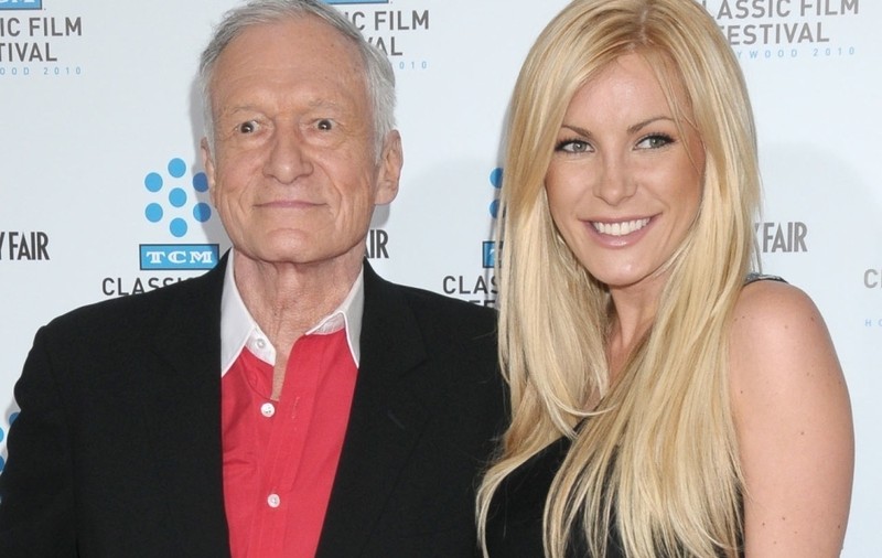 Hugh Hefner i-a făcut cadou iubitei sale un inel de 90.000 de dolari 